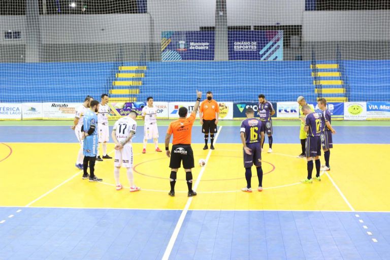 “Pontuamos fora de casa e esse era o objetivo,” afirma o técnico do Santa Helena Futsal