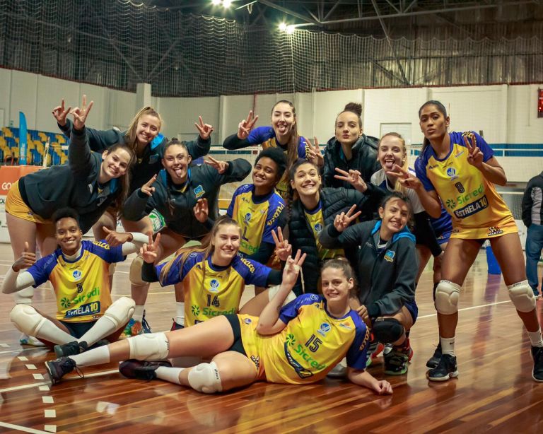 Após trinca vitoriosa fora de casa, Vôlei Marechal foca no jogo de quinta-feira pelo Paranaense