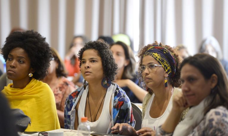 Estudo mostra que pandemia piorou cenário de emprego para as negras