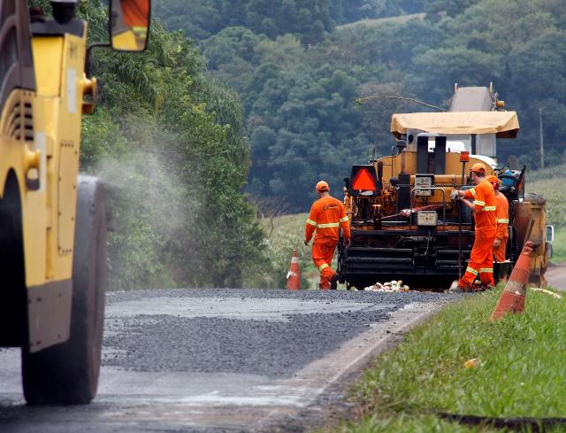 Municípios do Paraná confirmam 355 obras paralisadas, orçadas em R$ 365,7 milhões