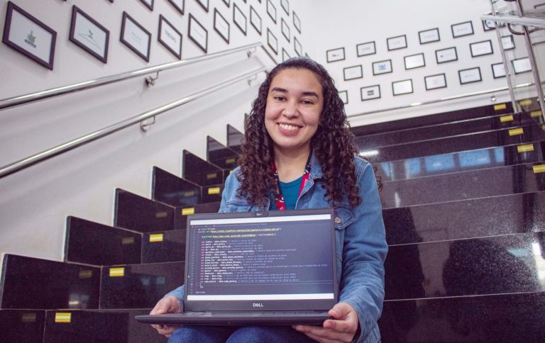 IFPR e Biopark Educação lançam curso de programação gratuito para jovens de 14 a 18 anos