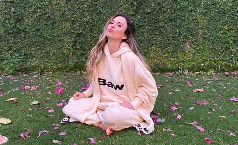 “Uso com muito orgulho”, diz Tatá Werneck sobre duas máscaras e face shield