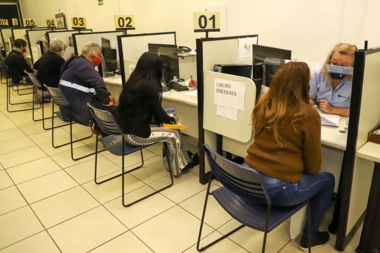 Agências do Trabalhador oferecem mais de 10,4 mil vagas neste início de semana