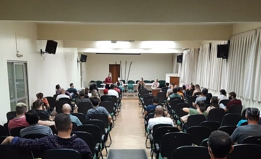 Rondonenses participam de reunião sobre o procedimento de vasectomia