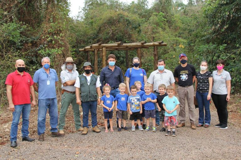 Dia da Árvore é marcado com identificação de espécies na Trilha Ecológica de Nova Santa Rosa
