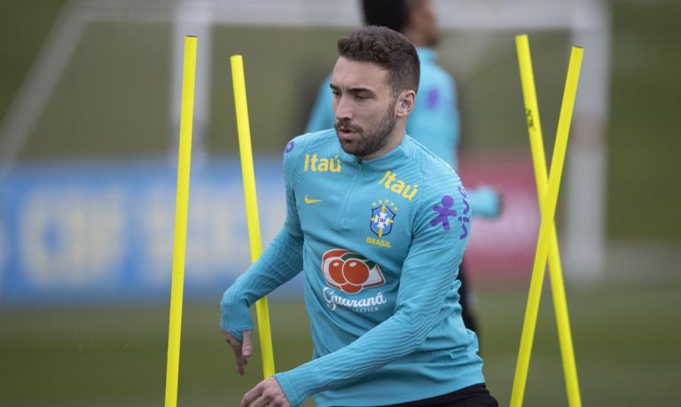 Eliminatórias: Tite convoca zagueiro Léo Ortiz e atacante Artur