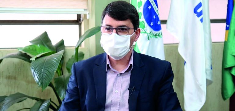 “No 1º semestre do ano letivo de 2021 vamos estar com nossos alunos 100% presencialmente”, afirma reitor da Unioeste