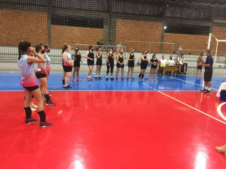 Conhecidos os campeões do 7º Campeonato Municipal de Voleibol 2020/2021 de Quatro Pontes