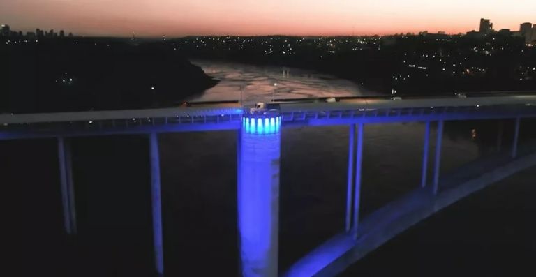 Ponte da Amizade terá decoração de Natal por 35 dias