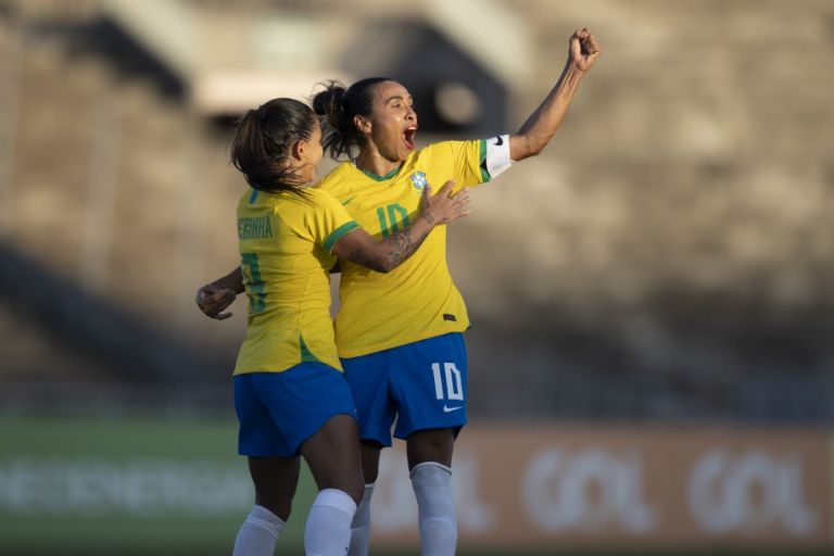 Após golaço sobre a Argentina, Marta faz reverência a Pelé: “Uma honra”
