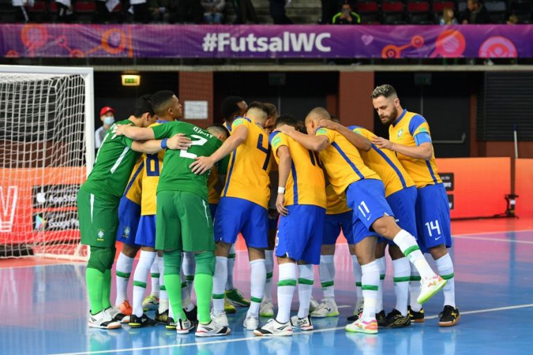 Brasil encara nesta quinta-feira o Japão pelas oitavas da Copa do Mundo Fifa de Futsal