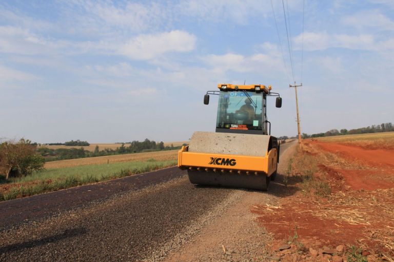 Asfalto que faz divisa entre Nova Santa Rosa e Terra Roxa está em fase de conclusão