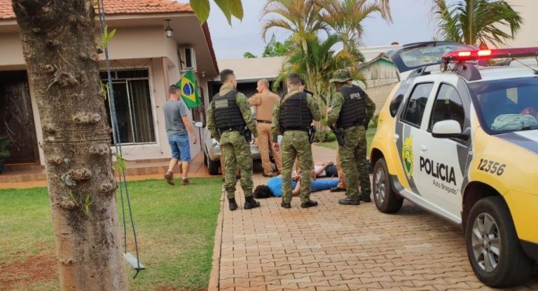 Empresário é vítima de assalto em Pato Bragado; dois elementos foram detidos