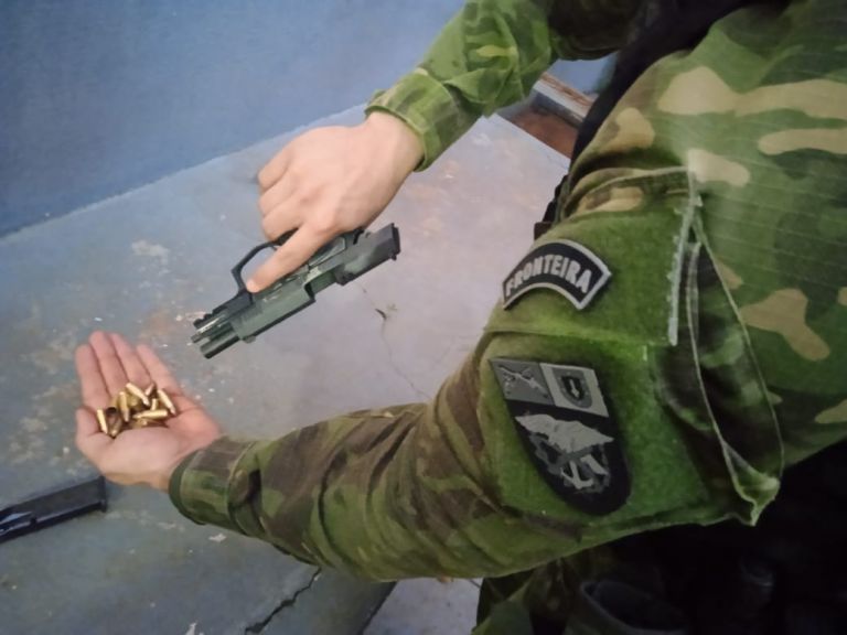 BPFron apreende arma de fogo e munições em Santa Helena