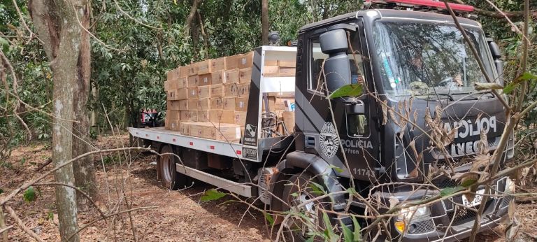 BPFron apreende dez mil pacotes de cigarros contrabandeados em Pato Bragado
