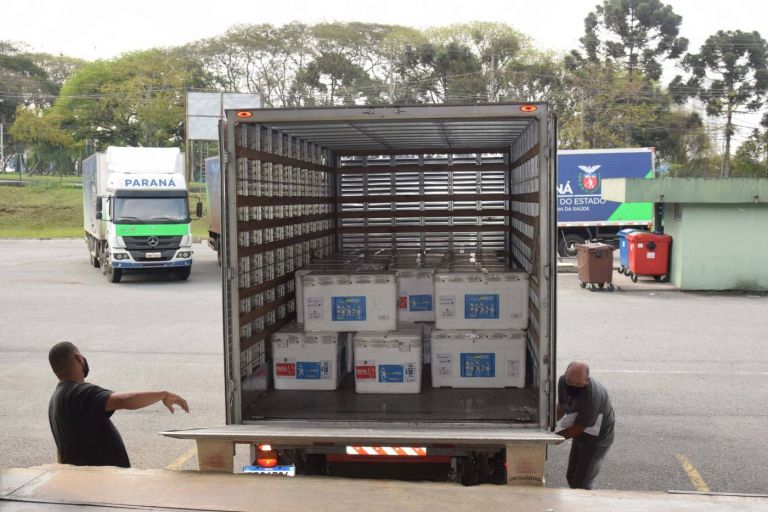 Estado recebe mais vacinas e anuncia início da aplicação da dose de reforço