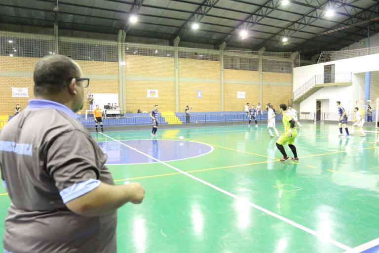 Santa Helena Futsal “briga” pela liderança do grupo neste sábado