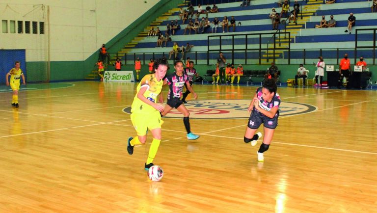 Prefeitura de Marechal/AACC vence Apucarana e se garante na semifinal da Série Prata