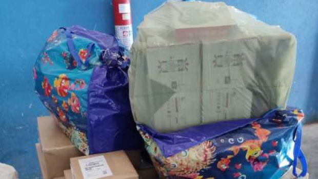 Receita Federal retém cerca de 100 volumes com mercadorias irregulares em caminhões