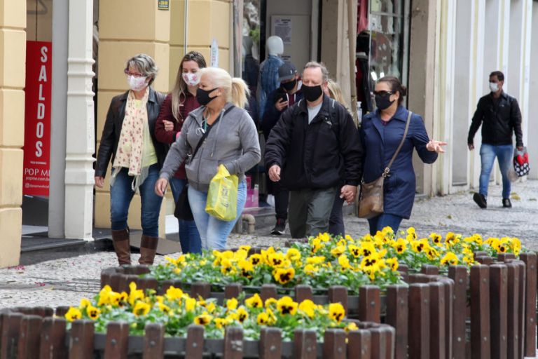 Dúvidas? Confira perguntas e respostas sobre o novo decreto do uso de máscaras no Paraná