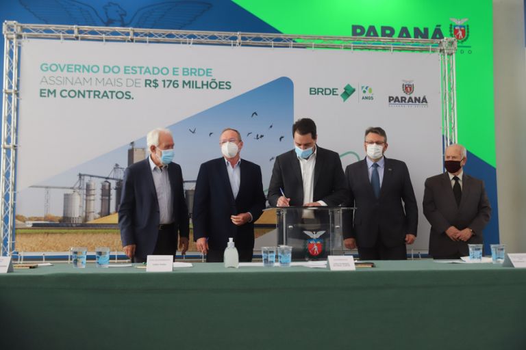 BRDE libera R$ 176 milhões em financiamento para melhorias em cooperativas paranaenses