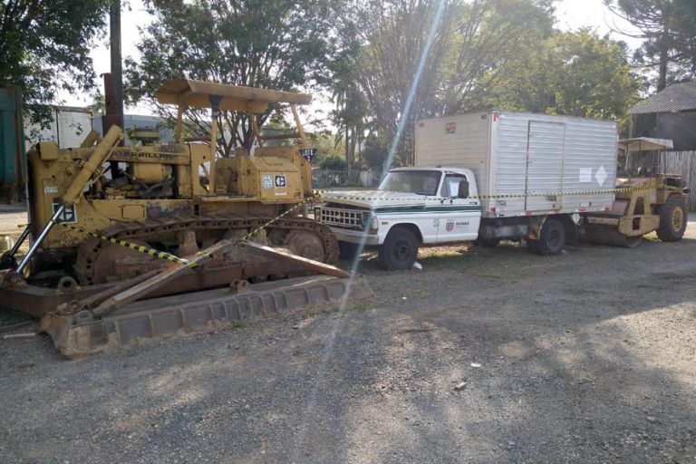 Estado do Paraná vai doar quase 100 equipamentos e veículos pesados para prefeituras