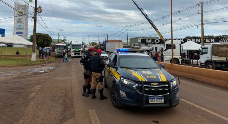 Caminhoneiros seguem com mobilização em Toledo