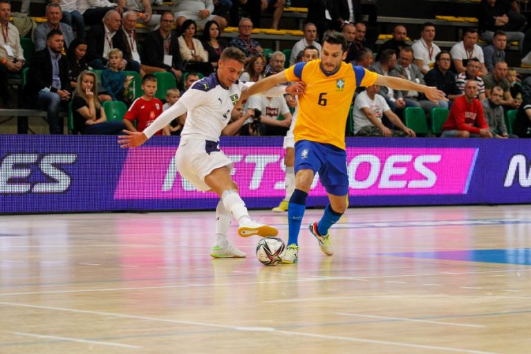 Seleção de Futsal volta a enfrentar a Sérvia em último amistoso antes da Copa do Mundo nesta quarta-feira