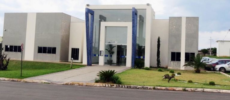 Unespar abre processo seletivo para contratar 171 professores em diversas áreas em todo o Paraná; salários chegam a R$ 10,6 mil