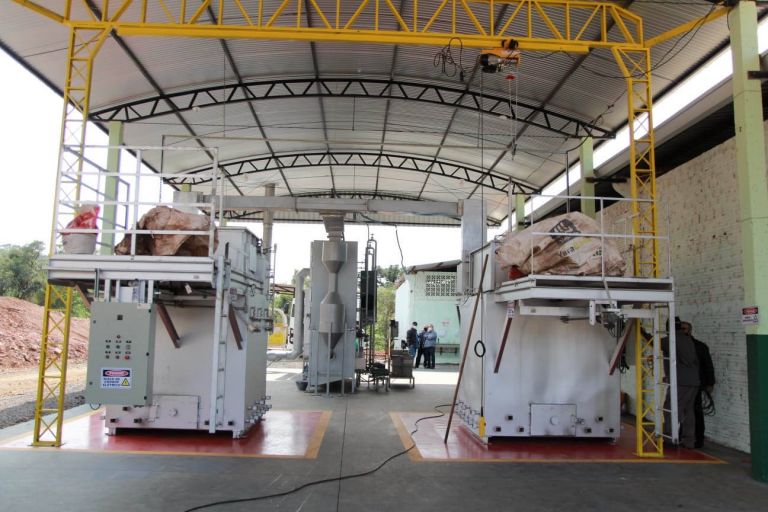 Com apoio do Estado, usina térmica vai transformar resíduos sólidos sem poluir o meio ambiente