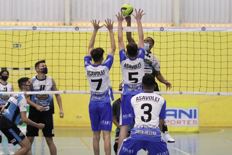 Santa Helena participou do Paranaense Sub-19 de Voleibol; competição reuniu 28 equipes de todo o Estado