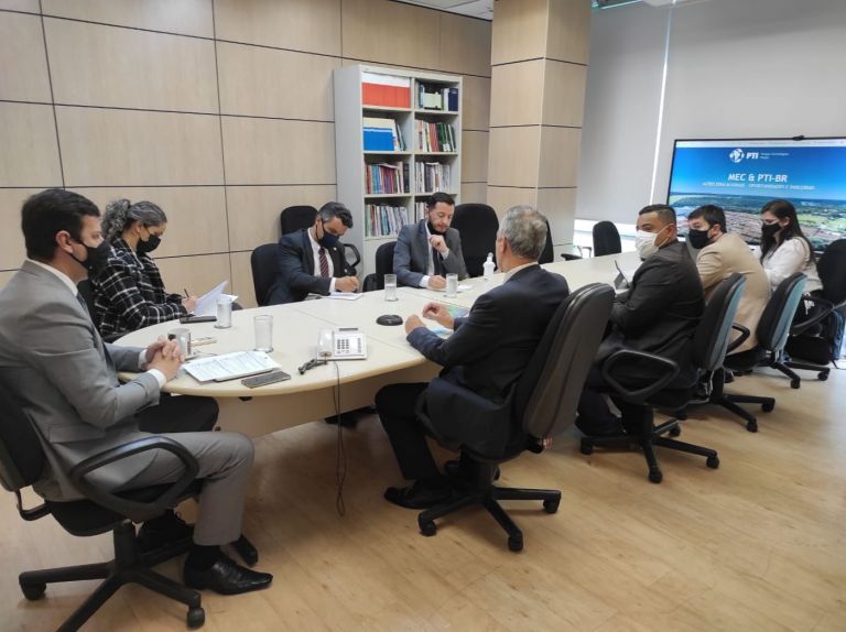 Parque Tecnológico Itaipu e o Ministério da Educação estudam iniciativas inovadoras para a educação