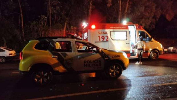 Mulher fica desacordada após ser atropelada em Santa Helena; motorista fugiu do local