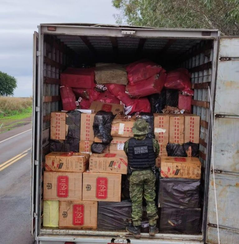 BPFron apreende veículos e mais de 111 mil pacotes de cigarros contrabandeados na região