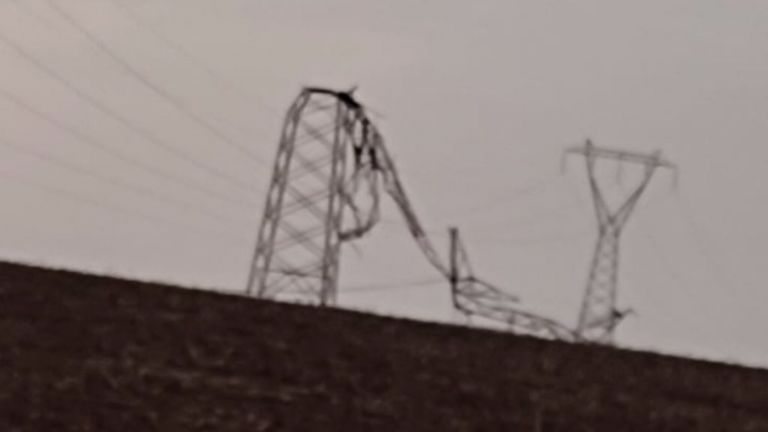 Ventos de 100 km/h derrubam linhas de transmissão e forçam manobra de emergência em Itaipu para evitar apagão no Brasil e no Paraguai