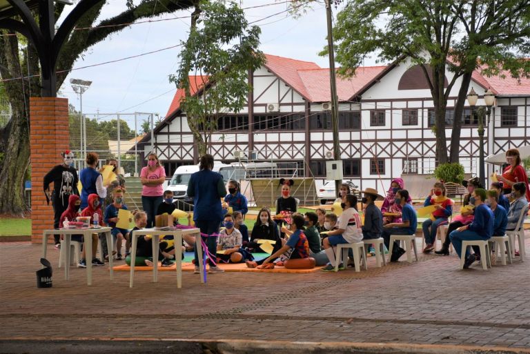 Quatro Pontes recebe Projeto BiblioSesc com cultura e informação de graça