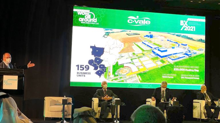 C.Vale é uma das integrantes da comitiva paranaense na Expo Dubai