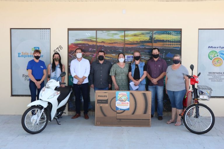 Comprar em Maripá Dá Prêmios: ganhadores recebem premiação do 2º sorteio da campanha
