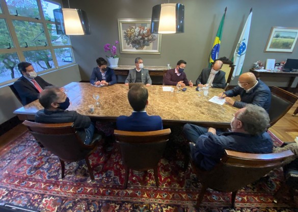 Obras não realizadas e manutenção das rodovias após término dos contratos preocupam deputados da frente sobre o pedágio