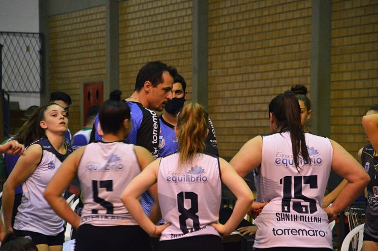 Santa Helena joga pelo Paranaense de Voleibol neste sábado