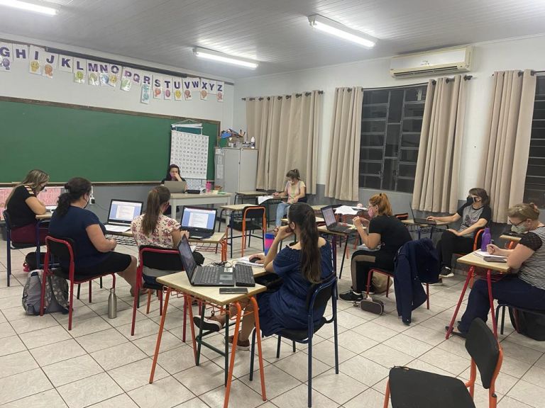 Quatro Pontes debate documento referência da Conae 2022 e elenca propostas