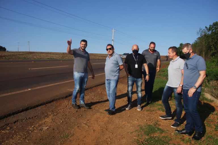 Em visita à Serrinha do Bellé, comitiva estadual analisa possíveis intervenções no local 