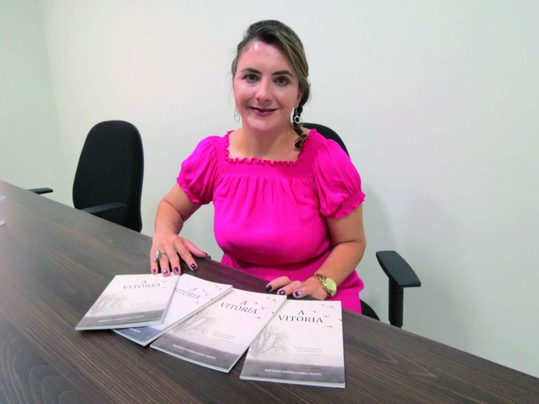 Livro conta história de mulher que ficou internada no Hospital Filadélfia