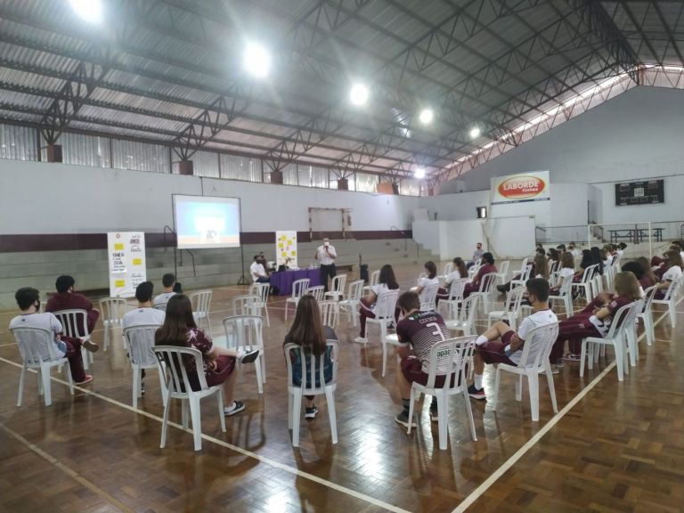 Setembro Amarelo é marcado por ações de conscientização no Colégio Rui Barbosa