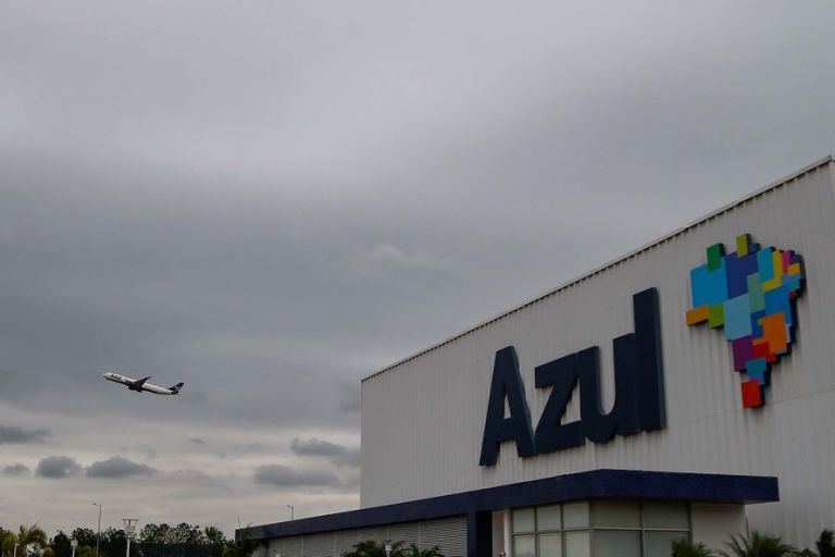 Com retomada de quatro linhas e voos para outras 11 cidades, Paraná será maior destino da Azul no país