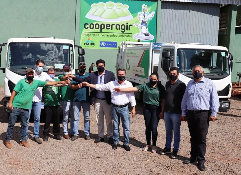 Marechal Rondon é contemplado com caminhões do Lixão Zero e inaugura UVR da Cooperagir