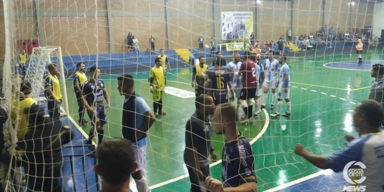 Briga e denúncia de homem armado mobiliza Polícia Militar em jogo de futsal em Santa Helena