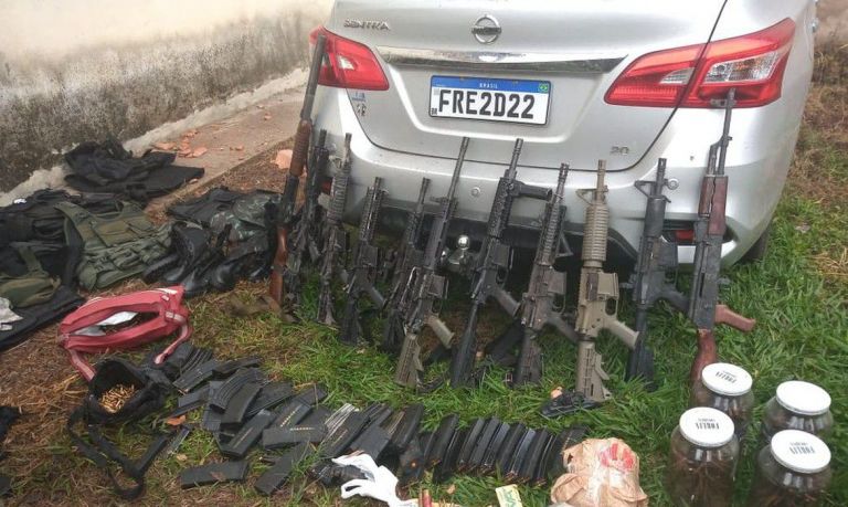 25 suspeitos de roubo a banco morrem em operação policial