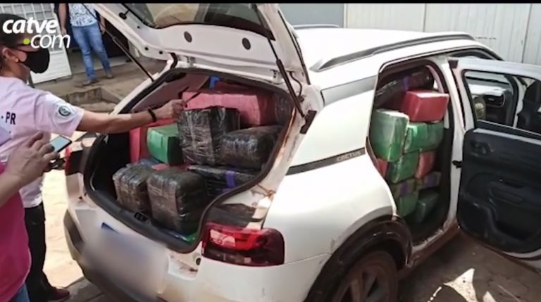 Veículo furtado em São Paulo é recuperado carregado com 815 quilos de maconha em Toledo