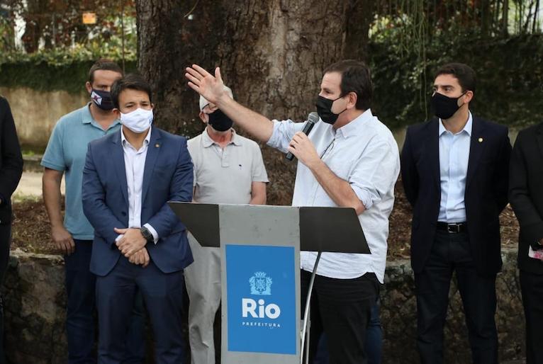 Eduardo Paes confirma carnaval sem restrições no Rio de Janeiro em 2022